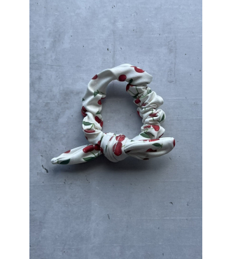 CHERRY SCRUNCHIE
